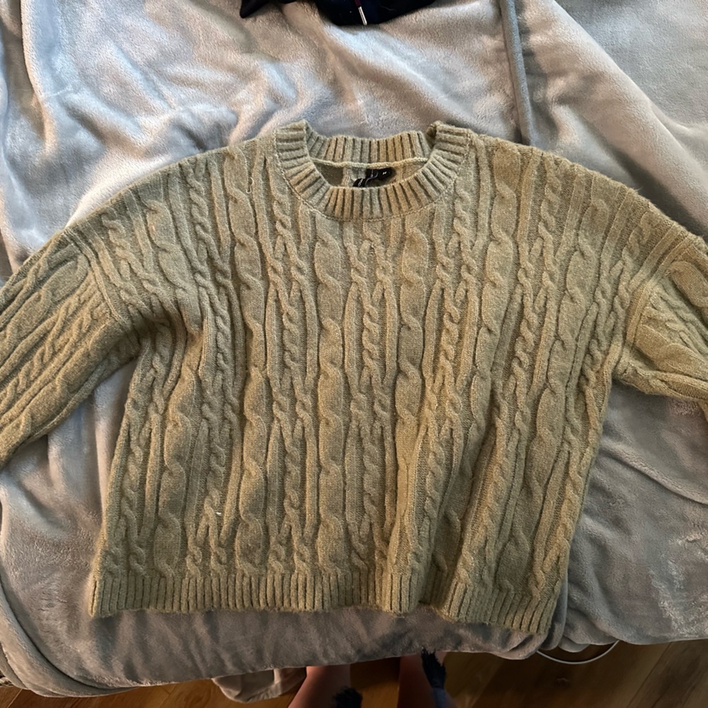 Cropped knit sweater